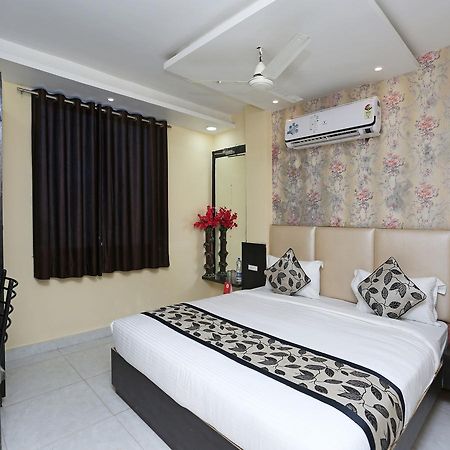 Oyo 10589 Laxmi Guest House グワーリヤル エクステリア 写真